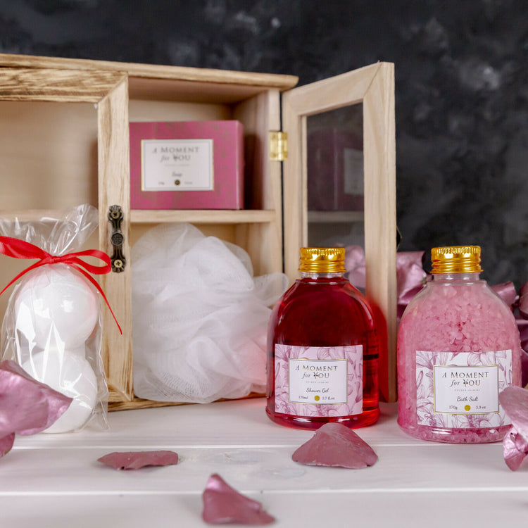 Accentra Körperpflegeset "A Moment for You" in Holzschrank